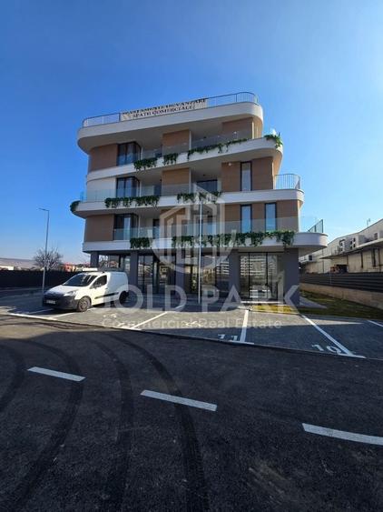 Spatiu Comercial - Floresti/Eroilor - Vitrina / TRAFIC PIETONAL - 25