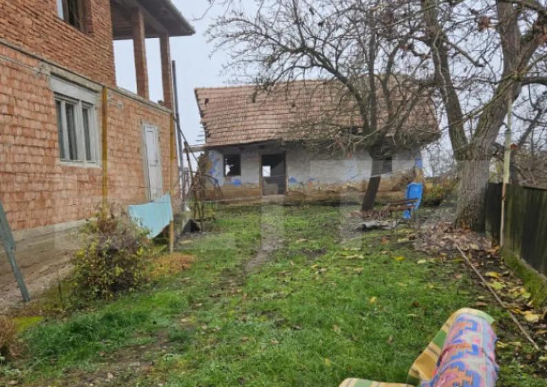 Casa la rosu 91 mp utili, 976 mp teren, in Luna, langa Campi - 1