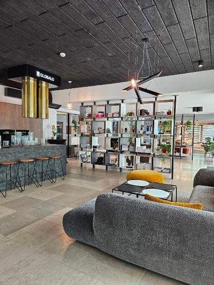 Spatiu stradal deosebit in cladire de birouri - 6