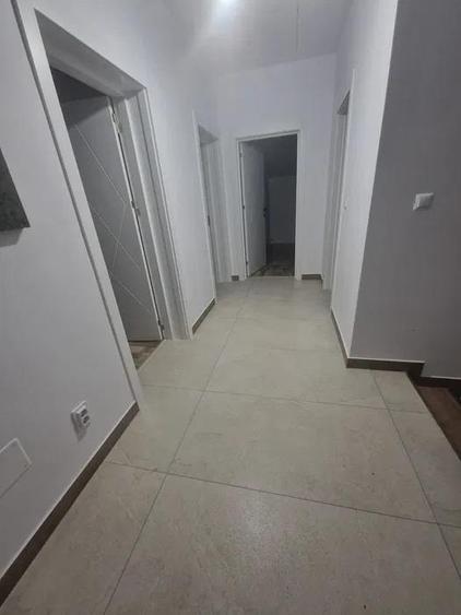 Miroslava vila la cheie  P+E su118mp Teren 440mp zona Trans Anapet - 5