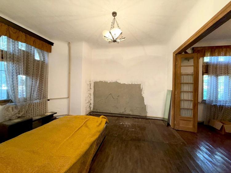 Vila in zona Băneasa, în imediata vecinătate a Parcului Herăstrău 7 camere - 11