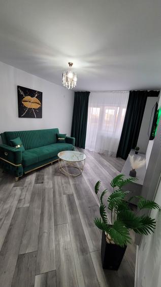 Inchiriez apartament de lux,zona centrala! - 1