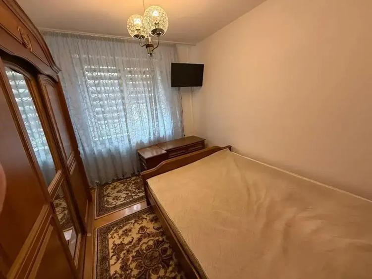 Apartament cu 3 camere decomandat, mobilat în Sebastian