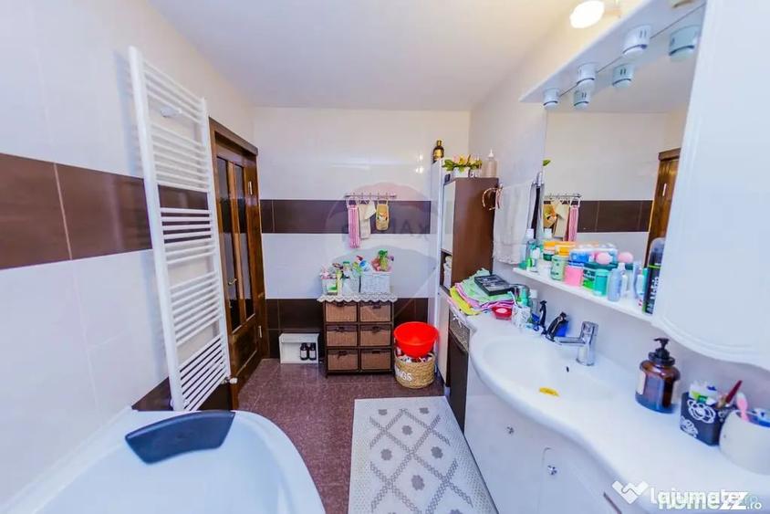 Casă cu 4 camere cu Teren 758 Mp în Cătălina