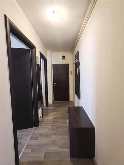 Apartament cu 3 camere circular, mobilat în Astra