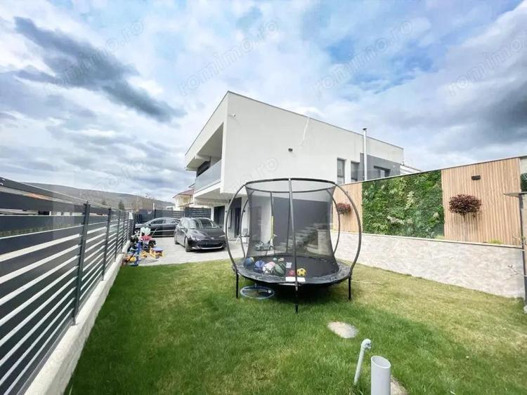 Casă cu 4 camere cu Teren 500 Mp în Popești