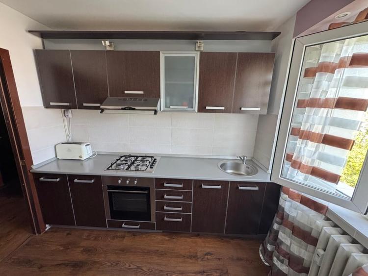 Apartament cu 2 camere semidecomandat, mobilat în Brazda lui Novac
