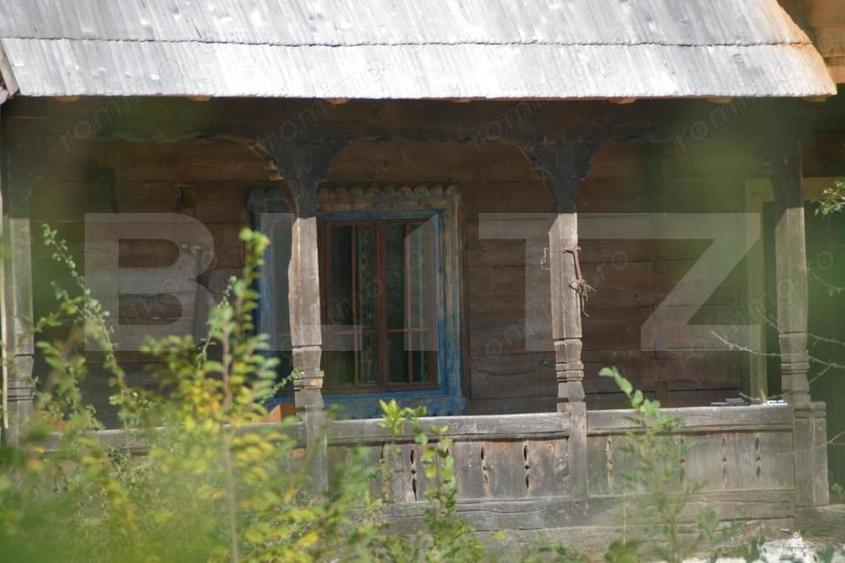 Casă individuală cu 6 camere cu Canalizare în Buru
