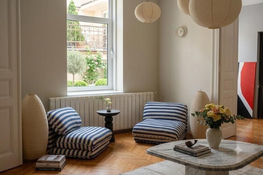 Apartament cu 3 camere semidecomandat în Moșilor
