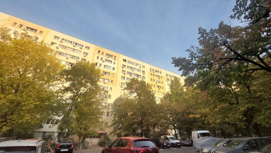 Apartament cu 2 camere decomandat, mobilat în Titan