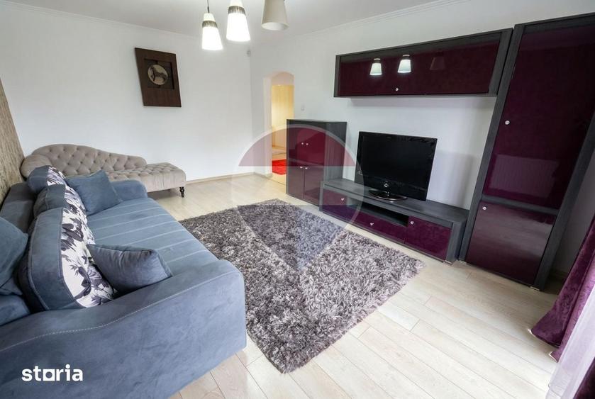 Apartament cu 4 camere decomandat în Central