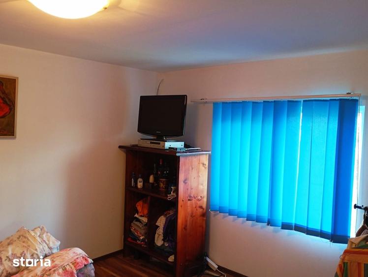 Casă cu 3 camere cu Teren 3000 Mp în Central