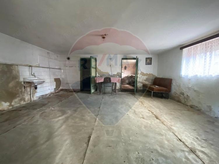 Casă cu 4 camere cu Teren 2174 Mp în Motiș