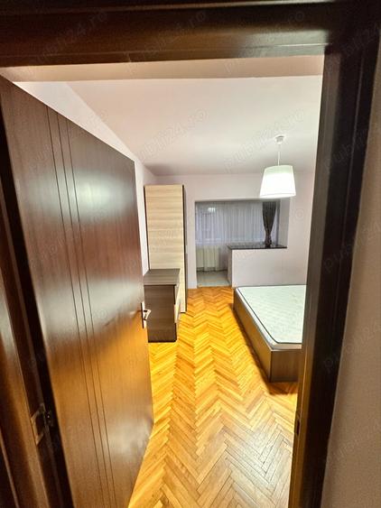 Apartament cu 4 camere decomandat în Complex Studențesc