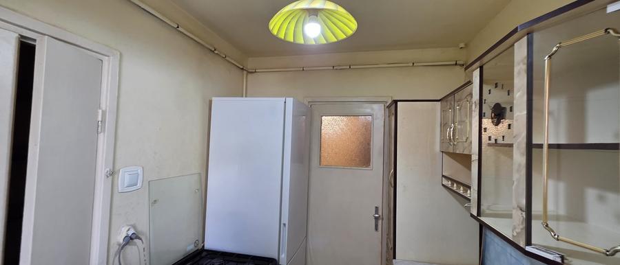 Apartament cu 2 camere semidecomandat în Centrul Civic