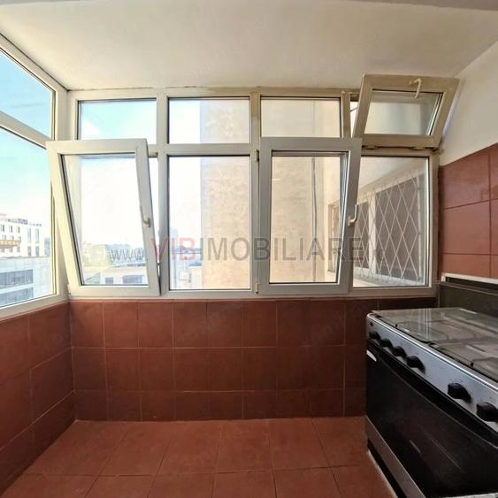 Apartament cu 4 camere decomandat în Amzei