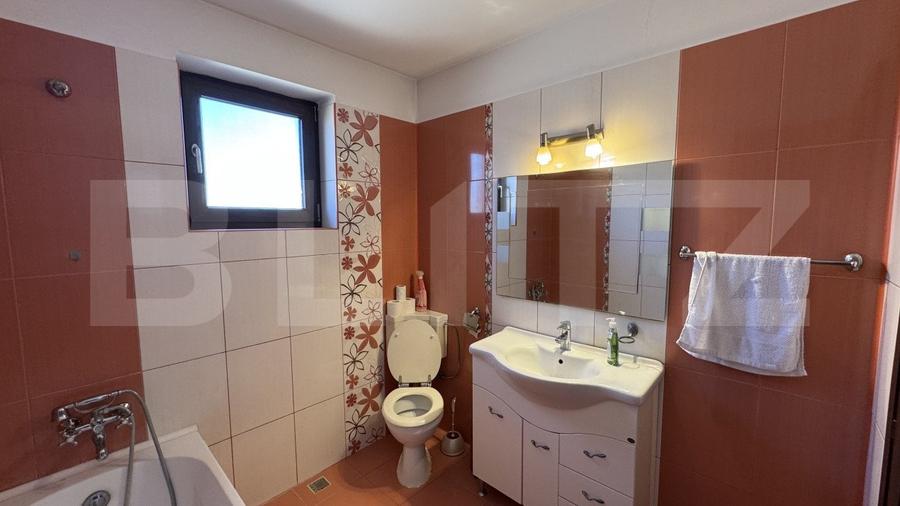 Casă individuală cu 4 camere cu Canalizare în Exterior Est