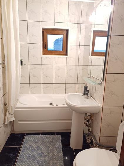 Apartament cu 3 camere decomandat în Păcurari