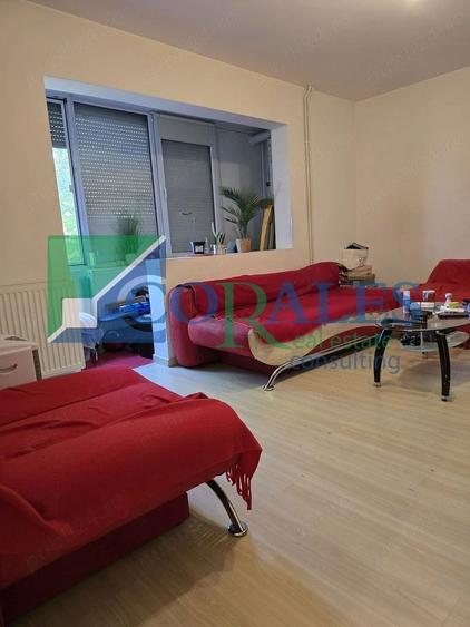 Apartament cu 3 camere semidecomandat, mobilat în Circumvalațiunii
