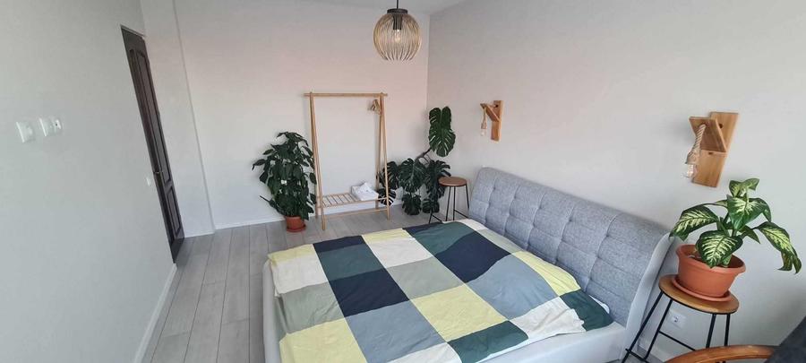 Apartament cu 3 camere decomandat în Florești