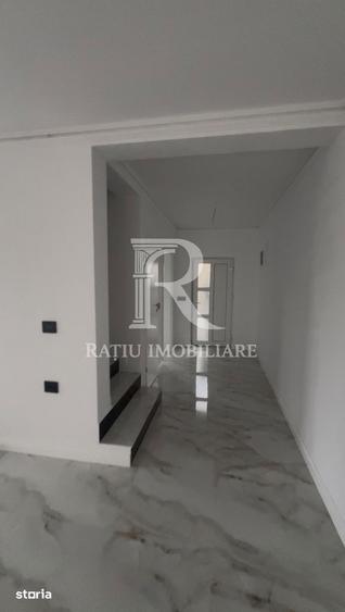 Casă cu 4 camere cu Teren 928 Mp în Sânmartin