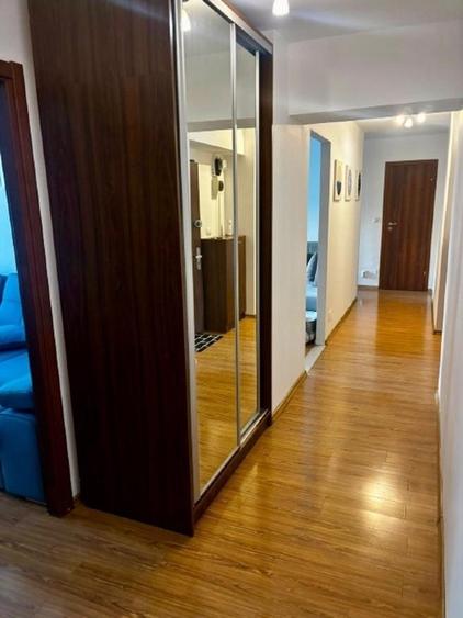 Apartament cu 3 camere decomandat, mobilat în Berceni