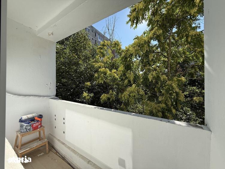 Apartament cu 4 camere semidecomandat în Drumul Taberei