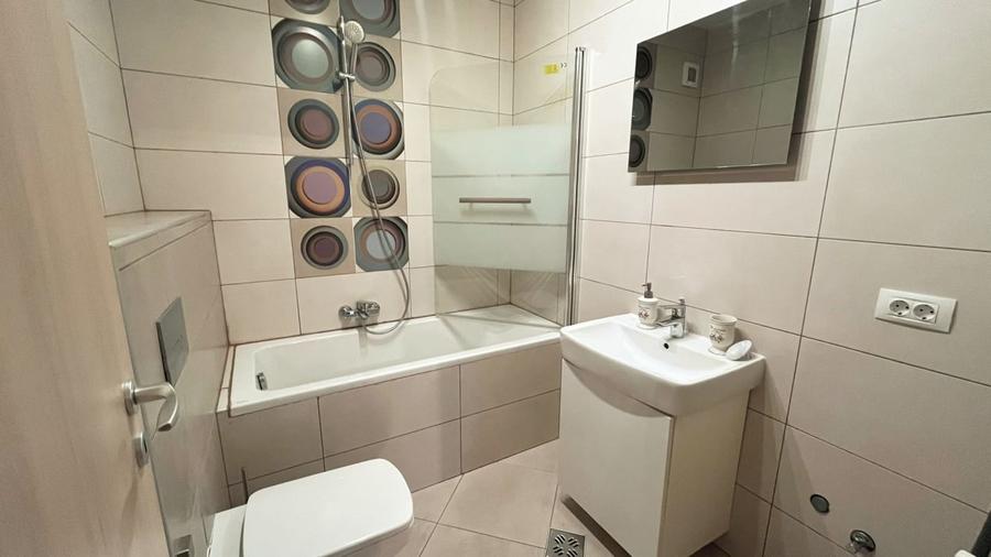 Garsoniera spatioasa, bloc nou in zona centrala - 7