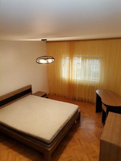 inchiriez apartament 3 camere, proprietar - 3