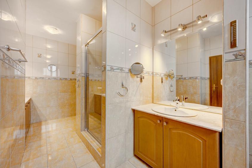 Fully detached family apartment | 242 sqm usable | 92 sqm living/ 41 sqm terrace - 8