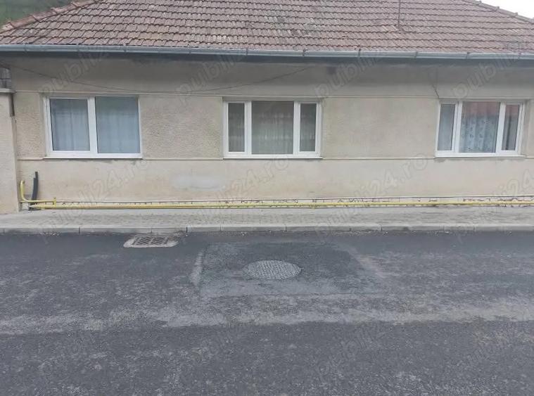 Casa de vanzare .Zona buna. - 1