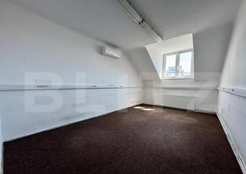 Spa?iu de birouri, 120 mp, 5 incaperi mansarda in c - 2