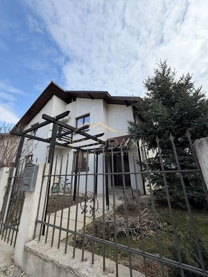 Vila spatioasa cu vedere spre lac Corbeanca - 1