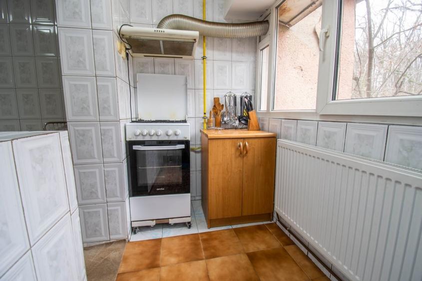 Stefanestii de Jos, 3 camere 70 mp,2 bai,centrala proprie,etaj 1/2,Comision 0% - 11