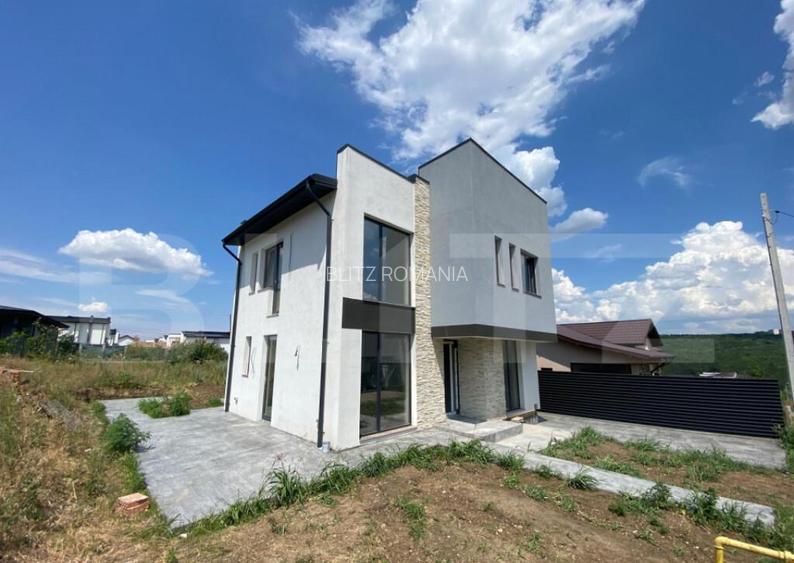 Casa Moderna de Vanzare Rediu, cu Vedere Panoramica
