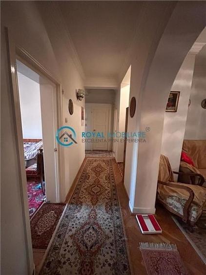 Royal Imobiliare - Inchiriere apartament 4 camere in Vila - 10