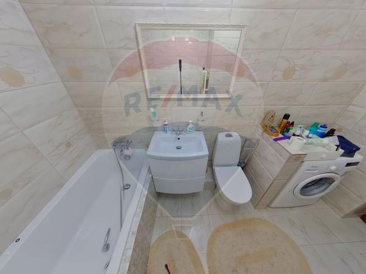 Apartament cu 4 camere de vanzare in zona Central - 8