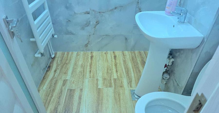 Vand apartament 4 camere decomandat in Deva, zona 22 Decembrie - 11