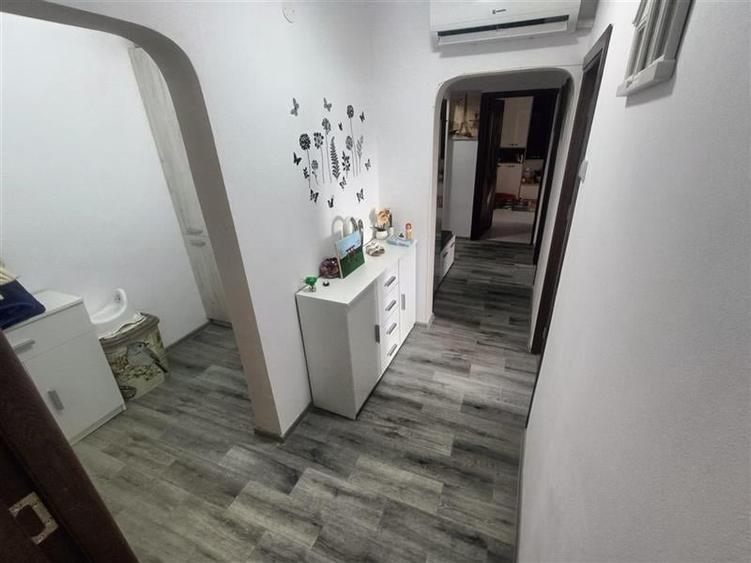 Apartament de vanzare 3 camere decomandat Mioritei/Bradului - 8