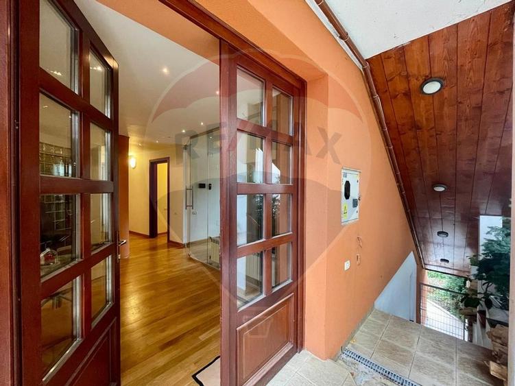 Apartament cu 3 camere de vânzare în zona Schei - 14