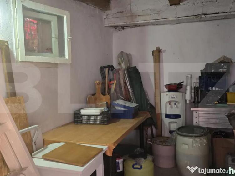 Teren intravilan, proprietate 43 mp + construc?ie, zona Ult - 7