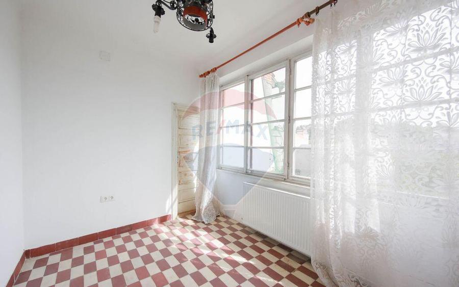 De vanzare Casa cu 3 camere ?i teren 562 mp str. Louis... - 13