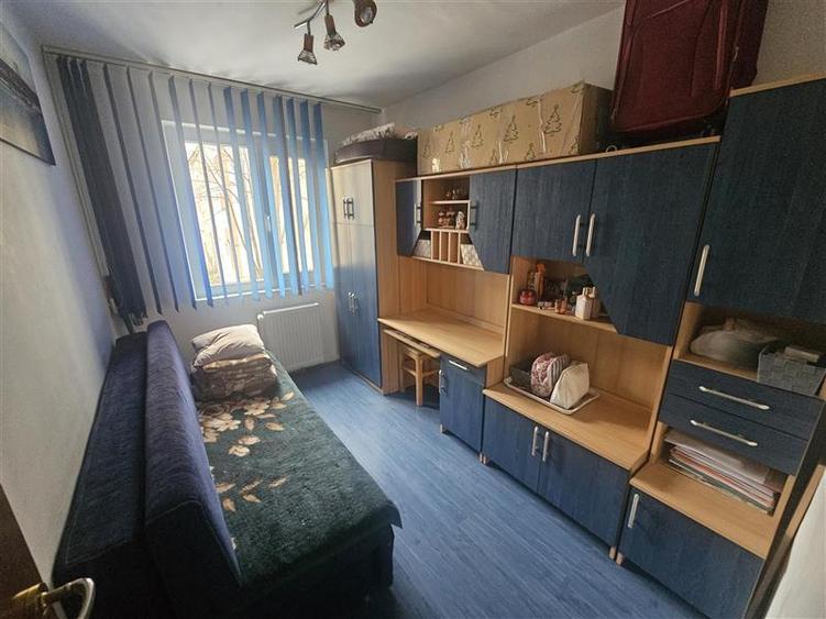 Resita, 3 Cam. Mobilat+Utilat, Et. 2, Micro 3 - 4