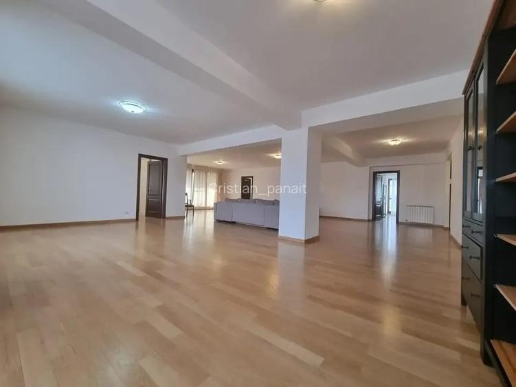 Apartament cu 5 camere decomandat în Kiseleff Apartament cu 5 camere decomandat în Kiseleff