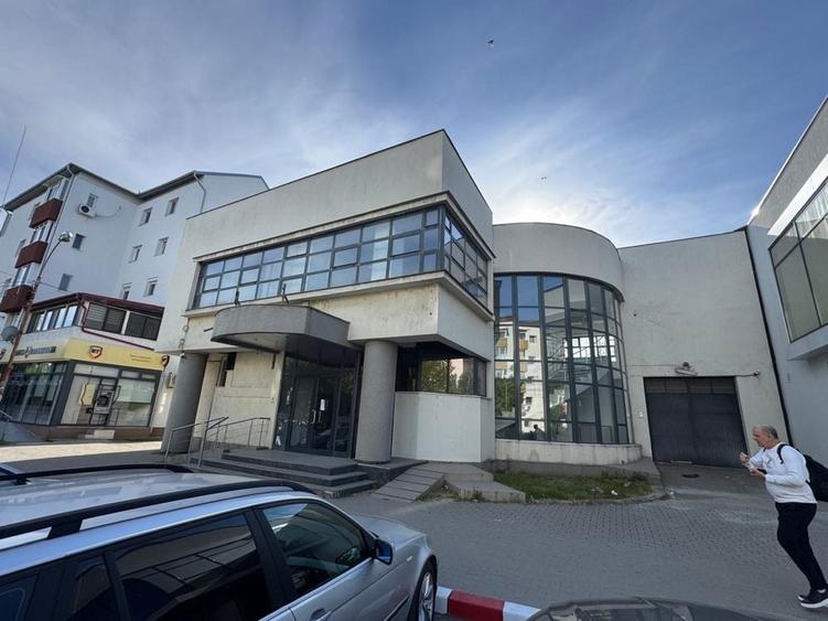 SPATIU COMERCIAL de inchiriat in Orasul TITU - 7