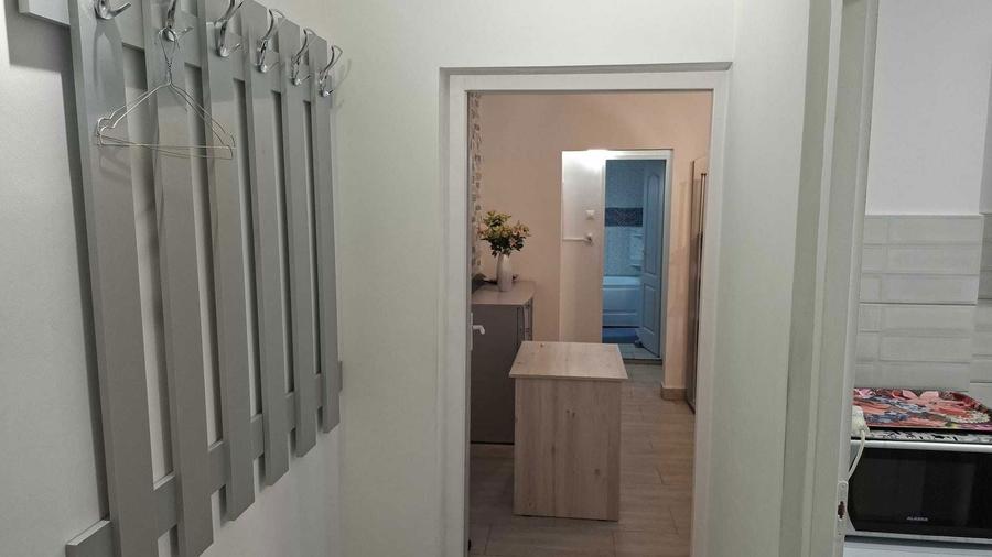 inchiriez apartament 2 camere Confectii - 1