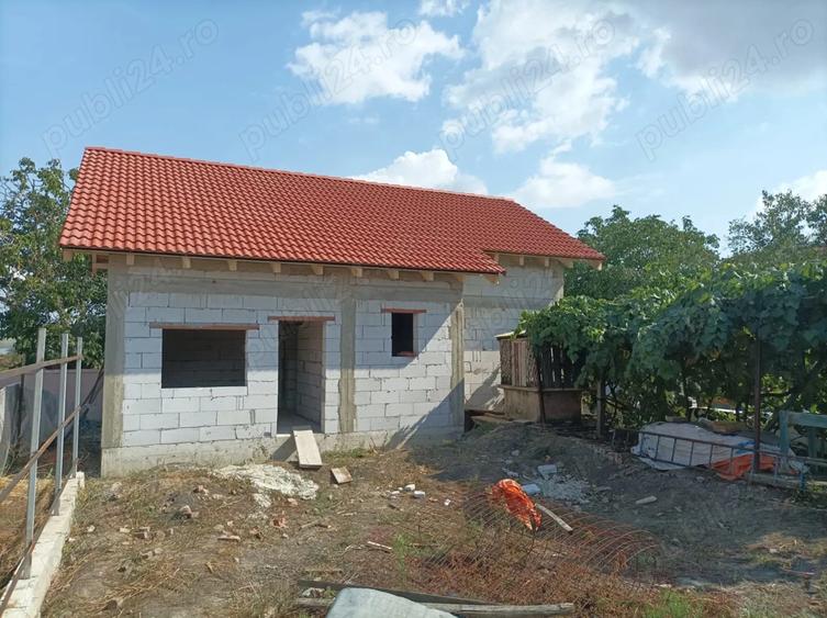 Proprietar vand teren cu casa in ro?u - 1