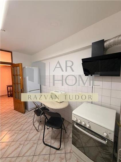 Apartament 3 camere ,centrala proprie,  in Ploiesti ,  P-ta M. Viteazu - 4