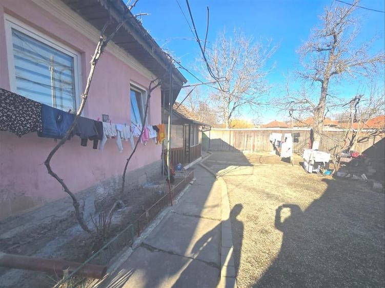 Casa de vanzare in zona centrala Oltet - 4