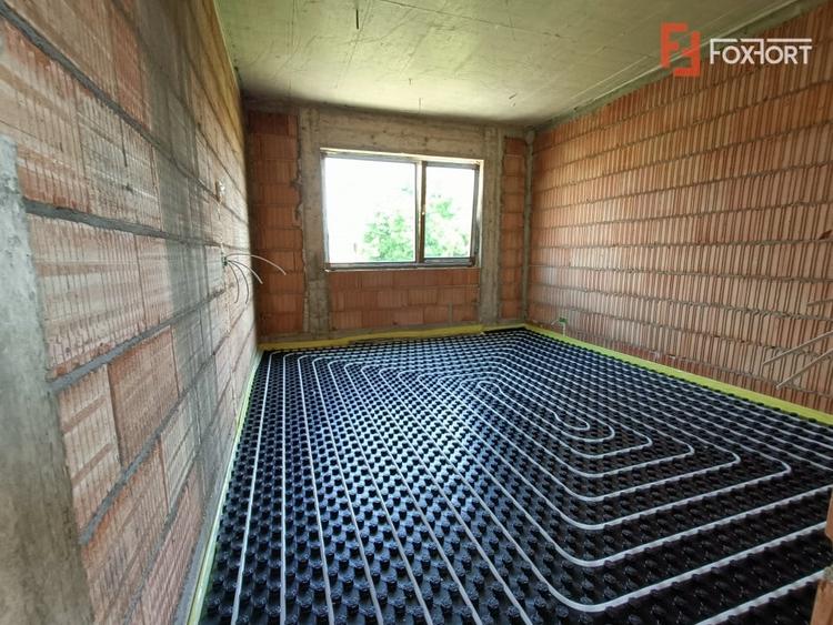 Casa individuala la rosu Zona Calea Urseni - ID V5300 - 5